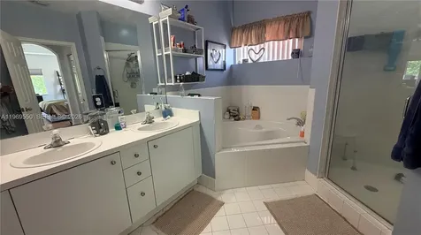 9468 SW 221st Lane Cutler Bay FL 33190