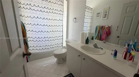 9468 SW 221st Lane Cutler Bay FL 33190