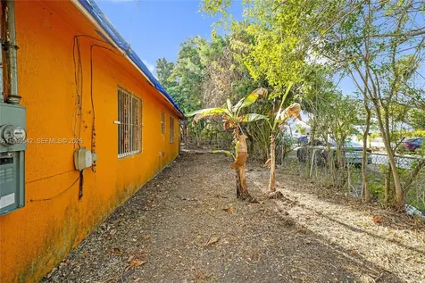 546 NW 8th Avenue Homestead FL 33030