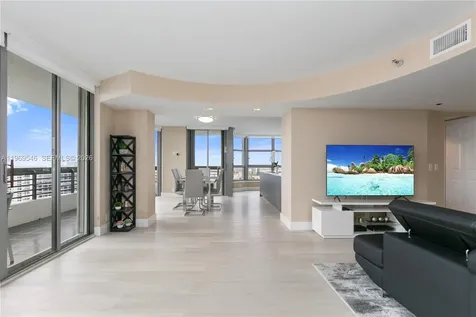 3500 Mystic Pointe Drive Aventura FL 33180