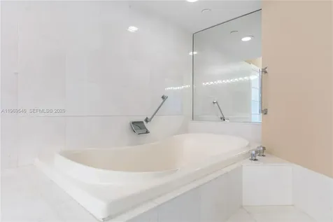 3500 Mystic Pointe Drive Aventura FL 33180