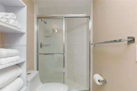 3500 Mystic Pointe Drive Aventura FL 33180