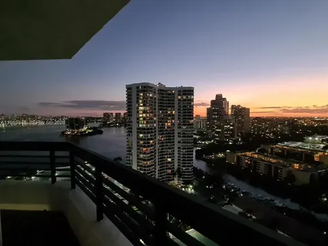 3500 Mystic Pointe Drive Aventura FL 33180