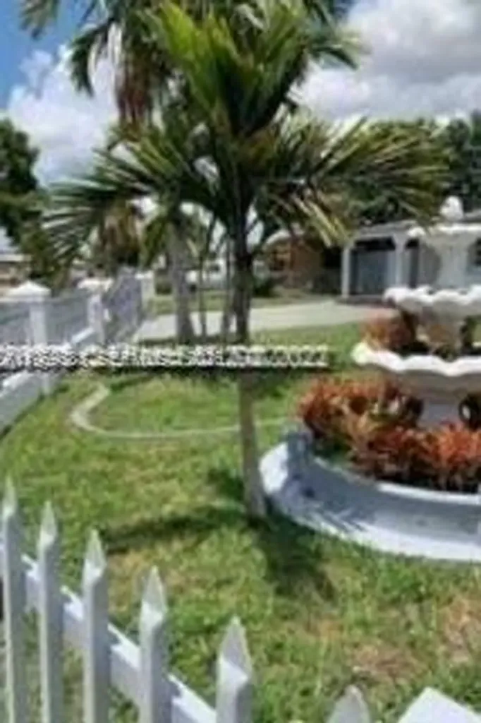 10835 SW 41st Terrace Miami FL 33165
