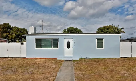 1013 Cherry Road West Palm Beach FL 33409