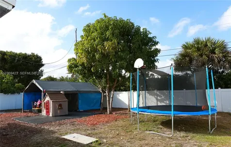 1013 Cherry Road West Palm Beach FL 33409