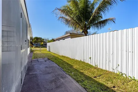 9241 Marine Drive Cutler Bay FL 33189