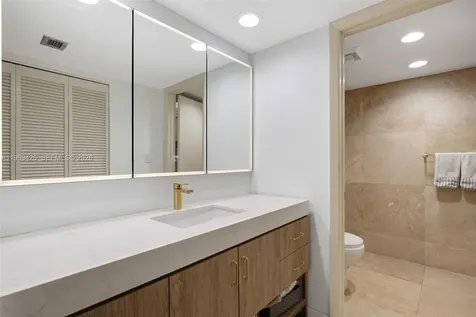 1915 Brickell Avenue Miami FL 33129