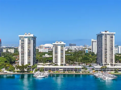 1915 Brickell Avenue Miami FL 33129