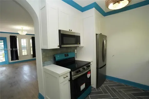 1605 Michigan Avenue Miami Beach FL 33139