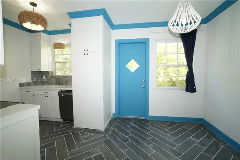 1605 Michigan Avenue Miami Beach FL 33139