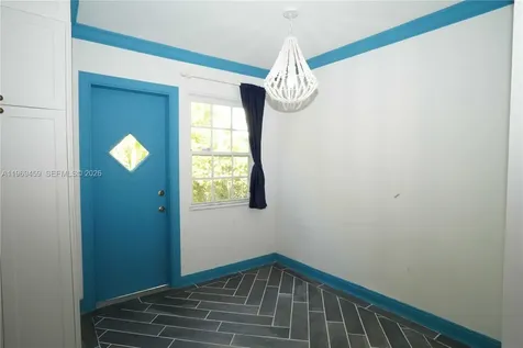 1605 Michigan Avenue Miami Beach FL 33139