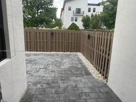 10445 NW 81st Terrace Doral FL 33178