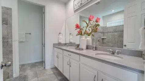 8911 Caroline Bay Court Kissimmee FL 34747