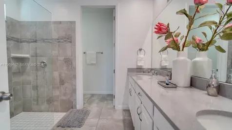 8911 Caroline Bay Court Kissimmee FL 34747