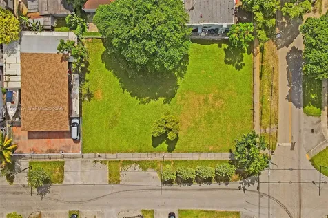 2397 NW 34th Street Miami FL 33142