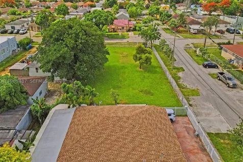 2397 NW 34th Street Miami FL 33142