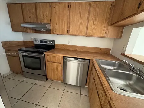 1024 Twin Lakes Drive Coral Springs FL 33071