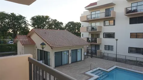 995 SW 84th Avenue Miami FL 33144