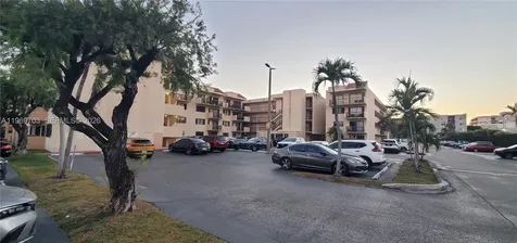 995 SW 84th Avenue Miami FL 33144