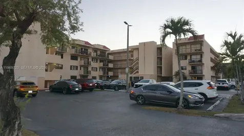 995 SW 84th Avenue Miami FL 33144