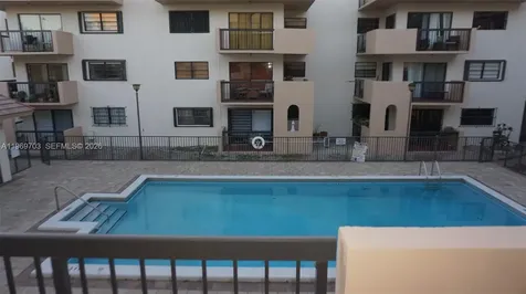 995 SW 84th Avenue Miami FL 33144