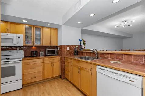 9722 NW 23rd Court Pembroke Pines FL 33024