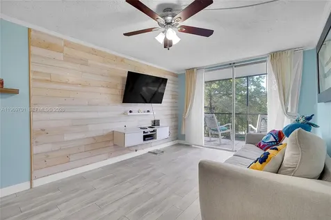 1681 NW 70th Avenue Plantation FL 33313