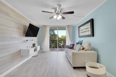 1681 NW 70th Avenue Plantation FL 33313