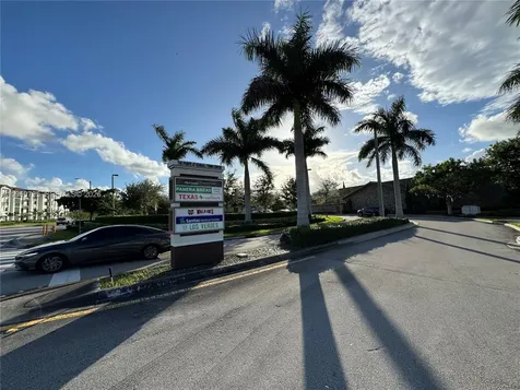 6243 SW 165th Avenue Miami FL 33193