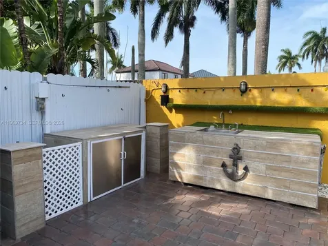 720 NW 123rd Avenue Miami FL 33182