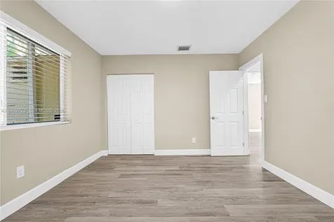 11919 NE 8th Avenue Miami FL 33161