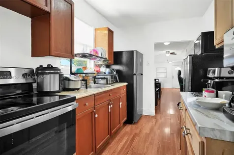2104 NW 1st Terrace Miami FL 33125