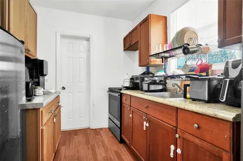 2104 NW 1st Terrace Miami FL 33125
