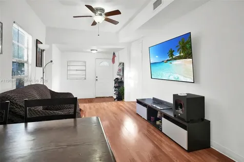 2104 NW 1st Terrace Miami FL 33125