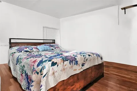 2104 NW 1st Terrace Miami FL 33125