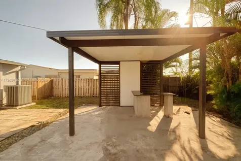 6780 Meade Street Hollywood FL 33024