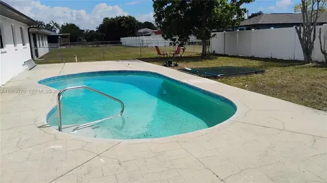 1404 SE 19th Street Cape Coral FL 33990