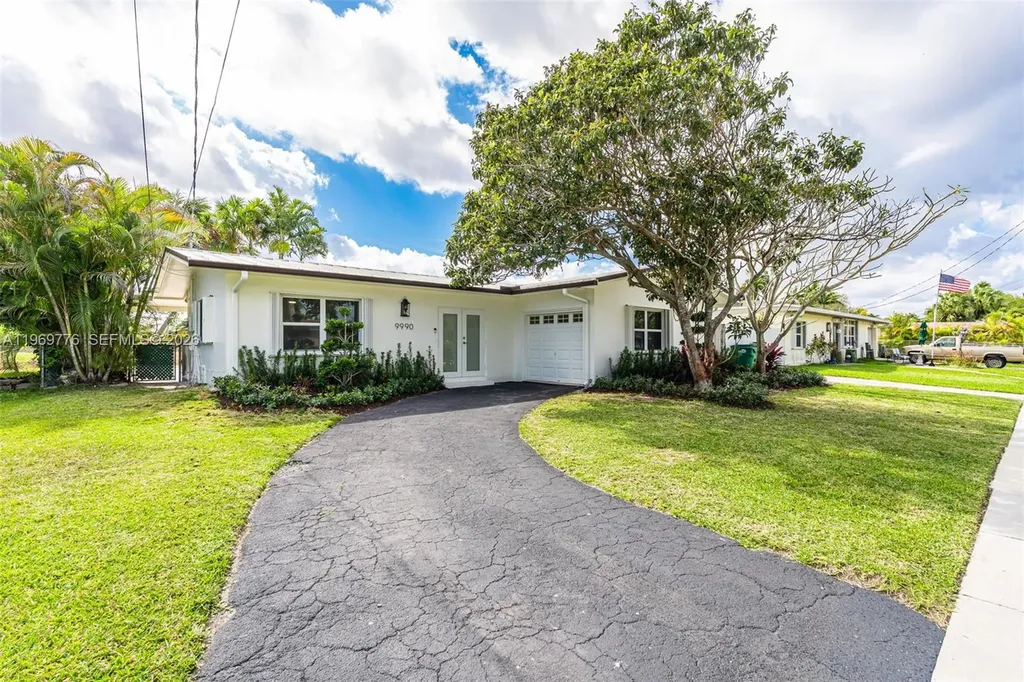 9990 Broad Channel Drive Cutler Bay FL 33157