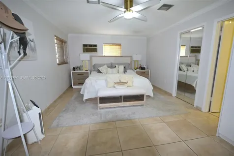 890 E 38th Street Hialeah FL 33013