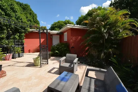 890 E 38th Street Hialeah FL 33013
