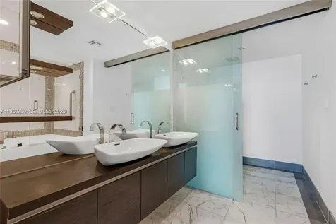 200 Biscayne Boulevard Way Miami FL 33131