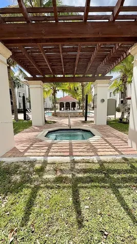 6831 SW 44th Street Miami FL 33155