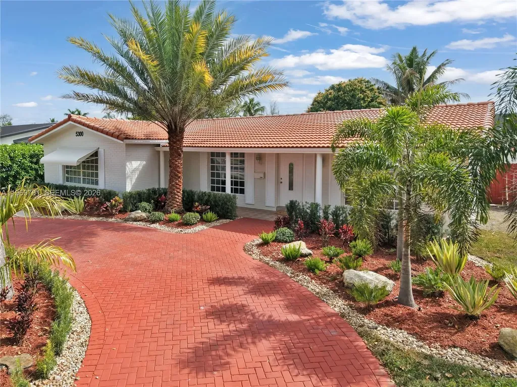 5300 Grant Street Hollywood FL 33021