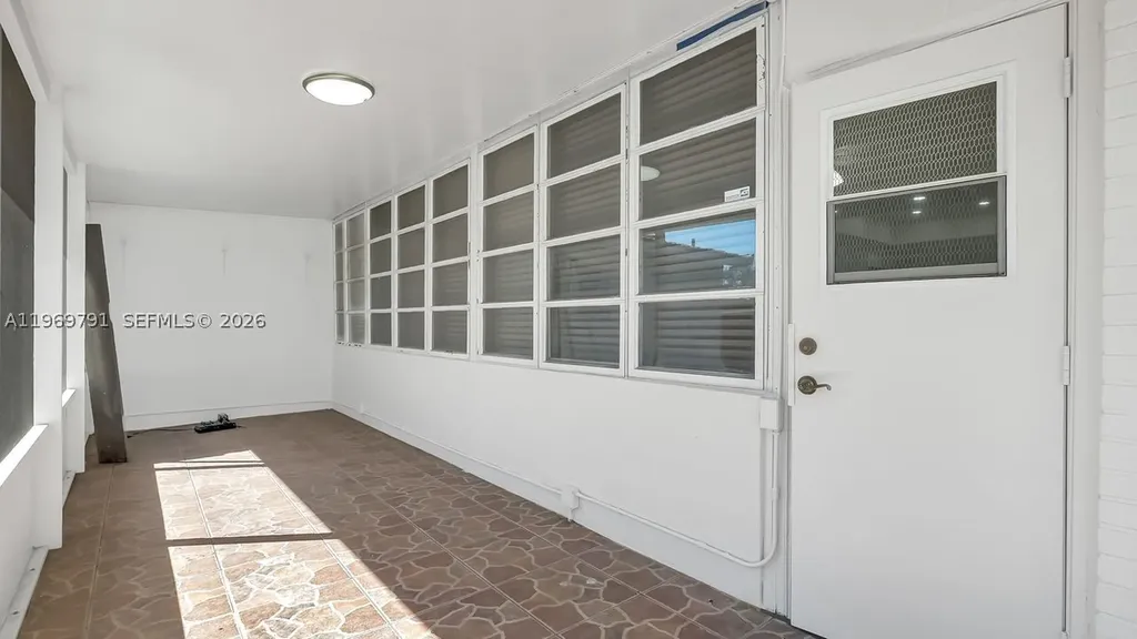 5300 Grant Street Hollywood FL 33021