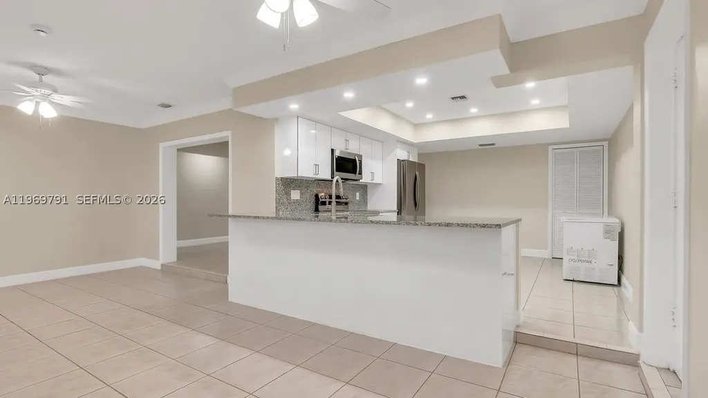 5300 Grant Street Hollywood FL 33021