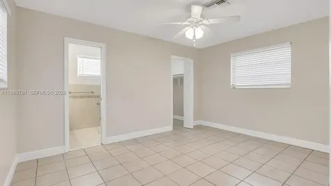 5300 Grant Street Hollywood FL 33021