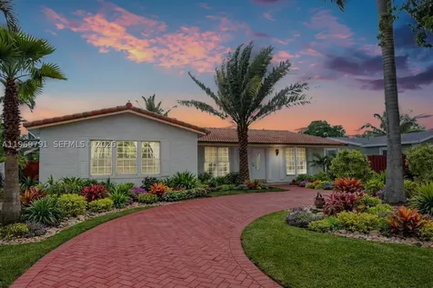 5300 Grant Street Hollywood FL 33021