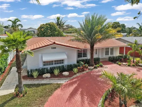 5300 Grant Street Hollywood FL 33021