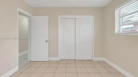 5300 Grant Street Hollywood FL 33021